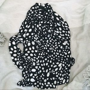 Large B&W spotted button up blouse- who what wear